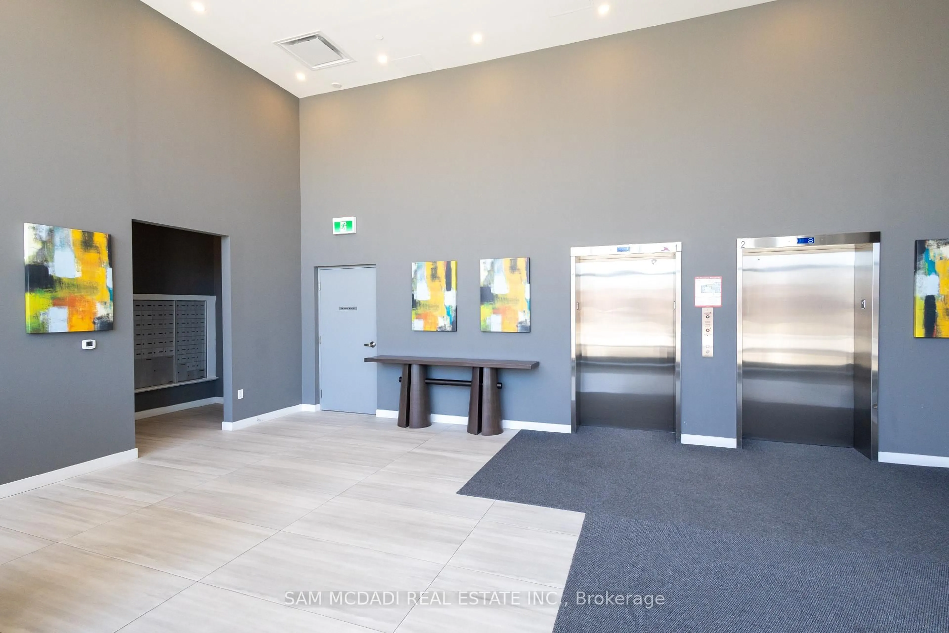 Indoor foyer for 859 The Queensway #521, Toronto Ontario M8Z 1N8