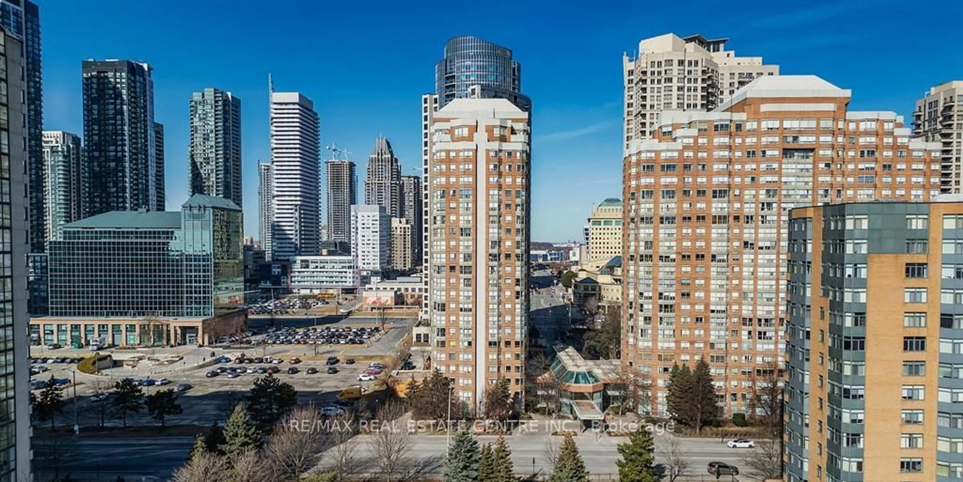 A pic from outside/outdoor area/front of a property/back of a property/a pic from drone, city buildings view from balcony for 335 Webb Dr #702, Mississauga Ontario L5B 4A1