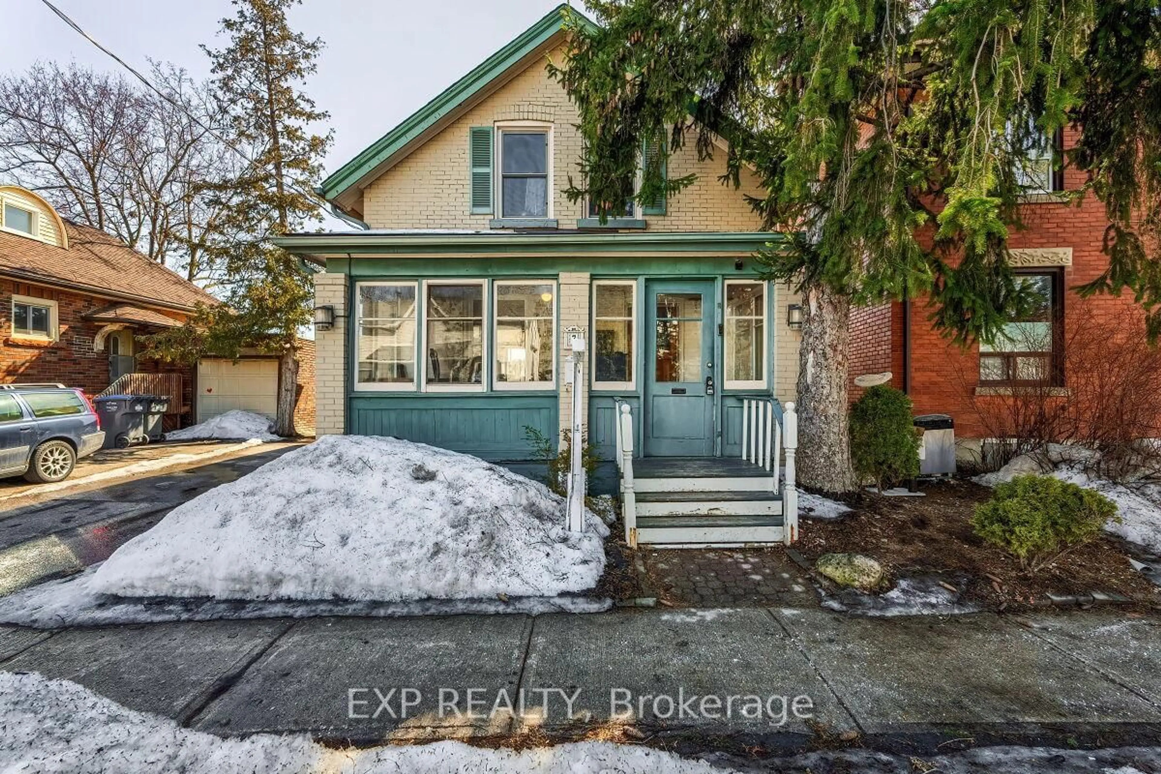 Indoor entryway for 7 David St, Brampton Ontario L6X 1J2