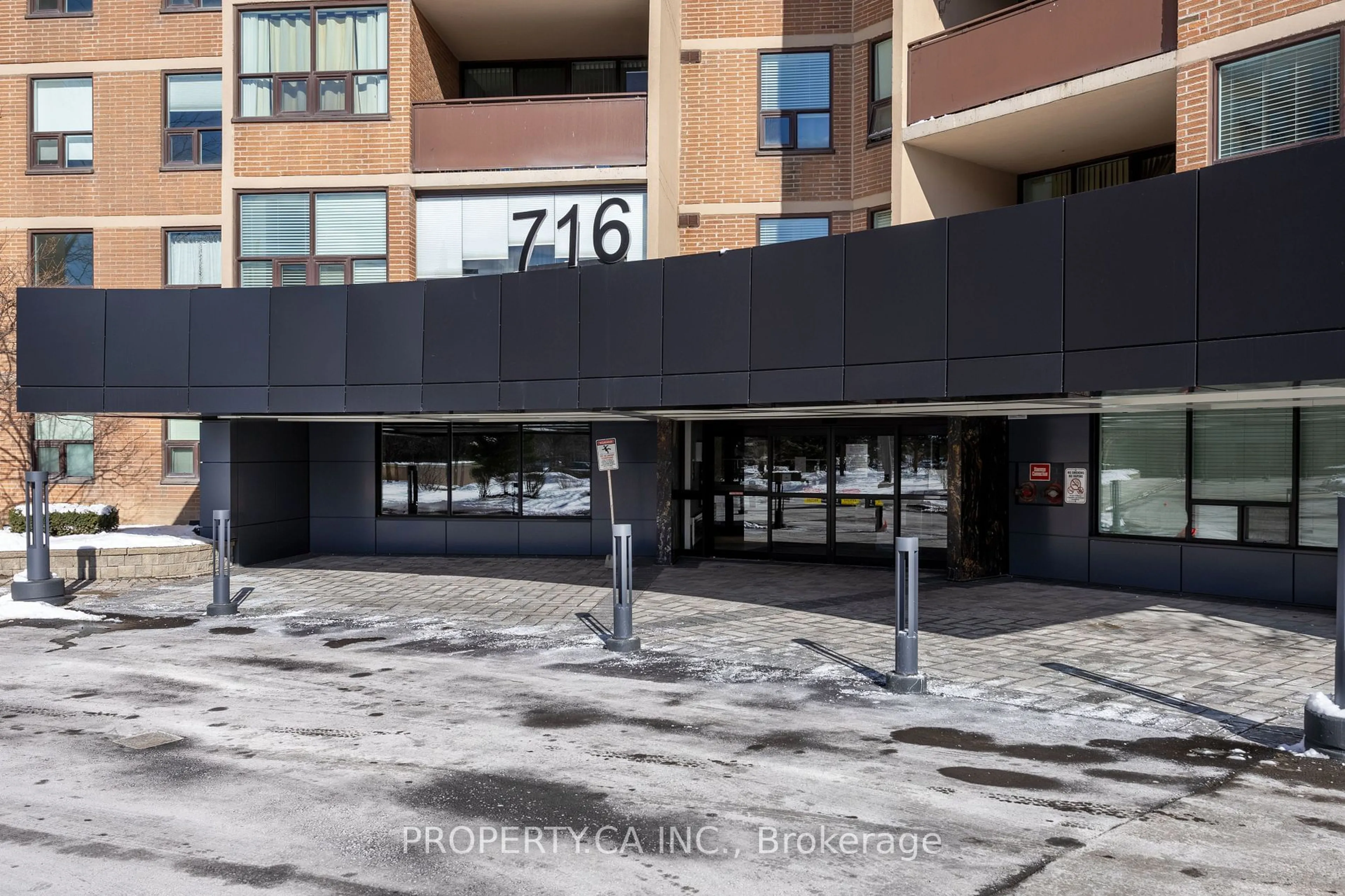 Indoor foyer for 716 The West Mall #1107, Toronto Ontario M9C 4X6