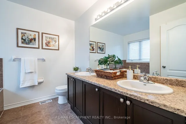 Additional property image - 1327 Ruddy Cres