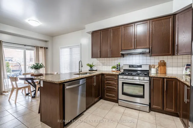 Additional property image - 1327 Ruddy Cres