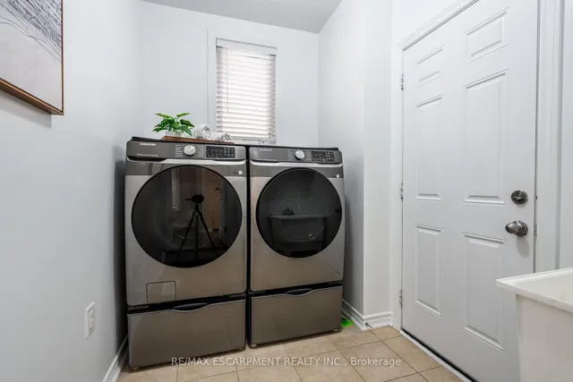 Additional property image - 1327 Ruddy Cres