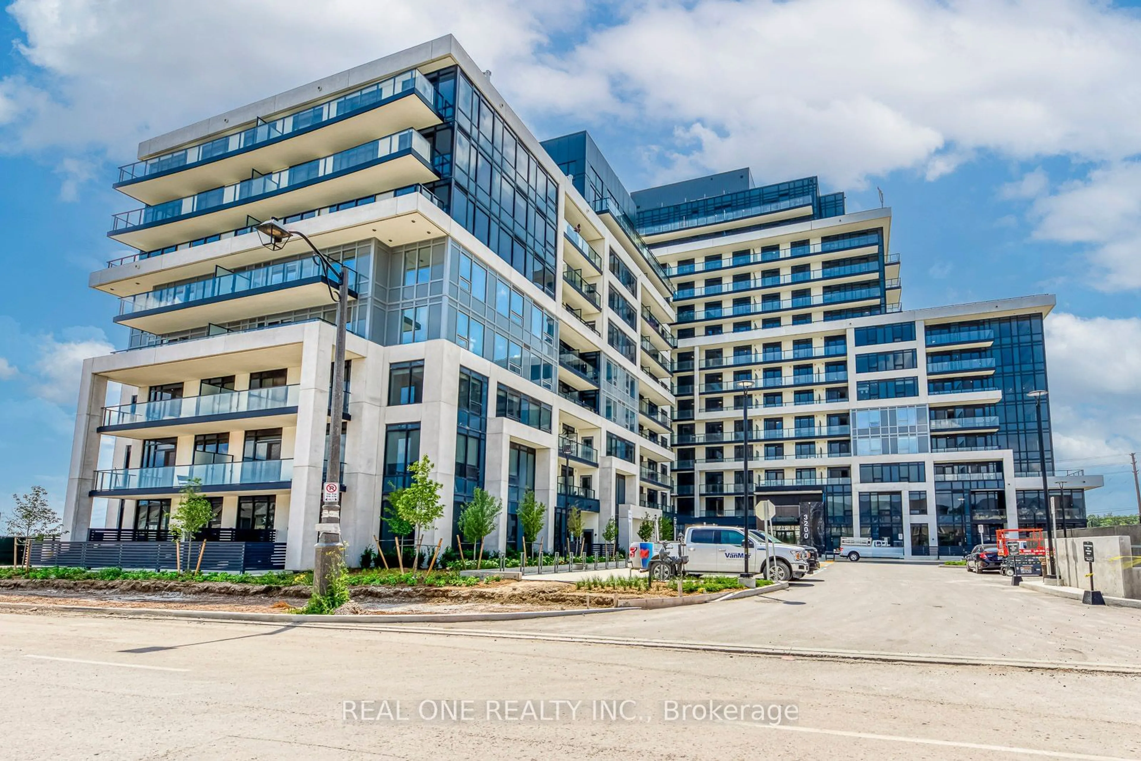 Unknown for 3200 William Coltson Ave #325, Oakville Ontario L6H 7W6