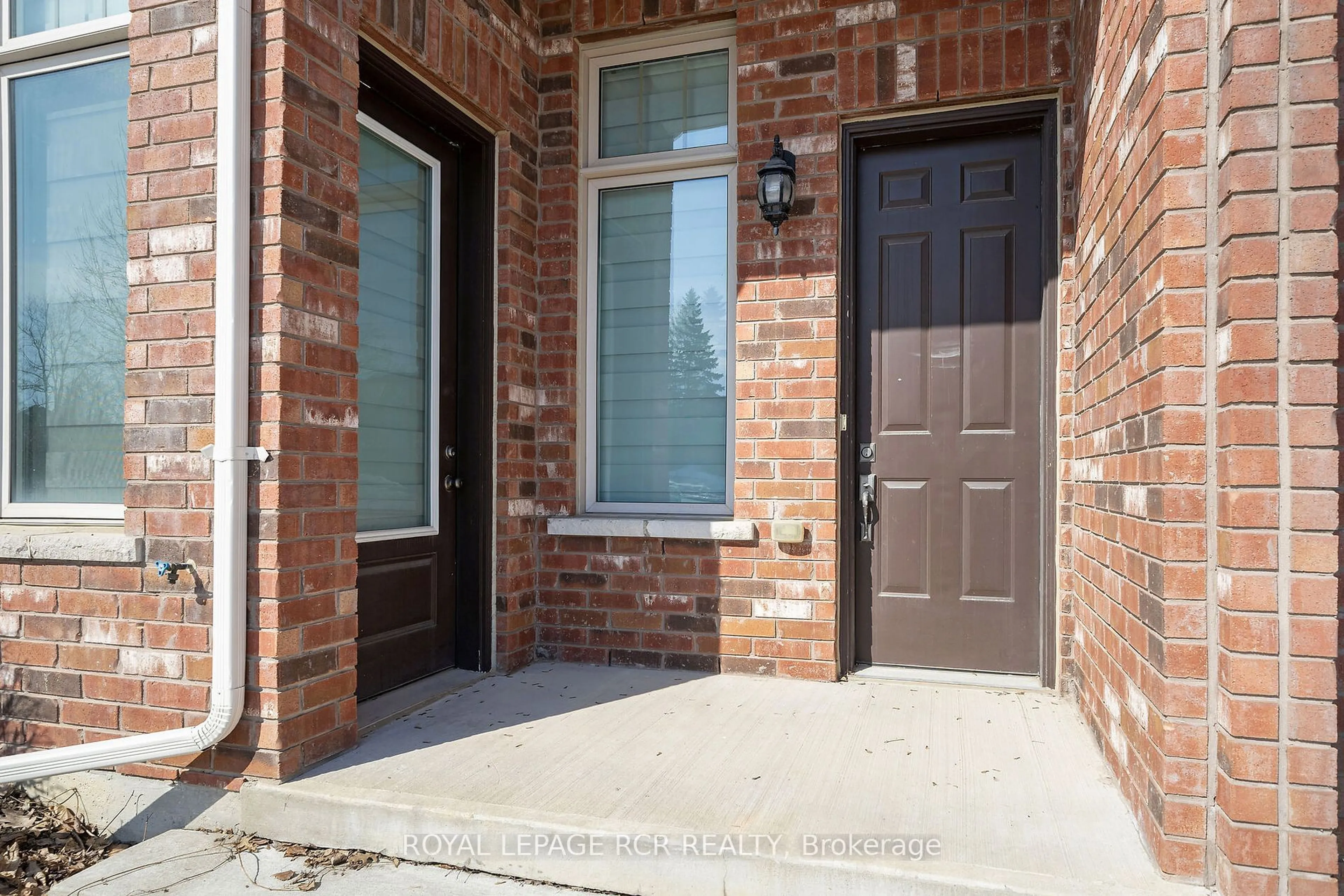 Home with brick exterior material, street for 20 McCardy Crt, Caledon Ontario L7C 3X1