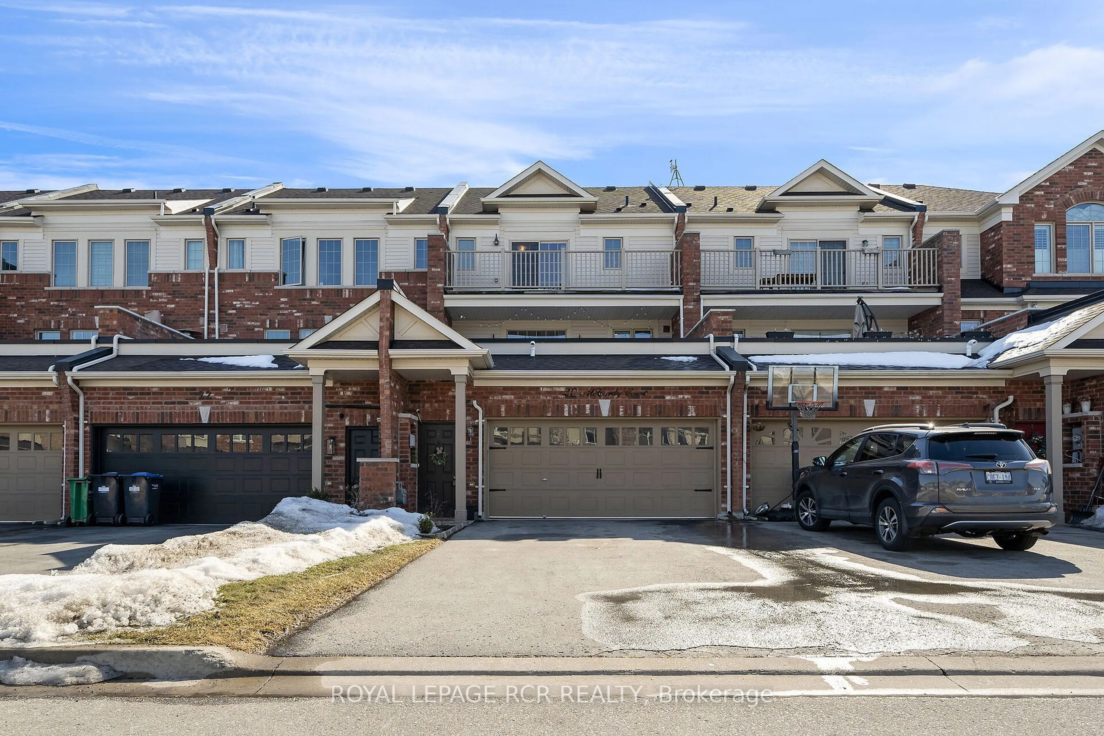 A pic from outside/outdoor area/front of a property/back of a property/a pic from drone, street for 20 McCardy Crt, Caledon Ontario L7C 3X1