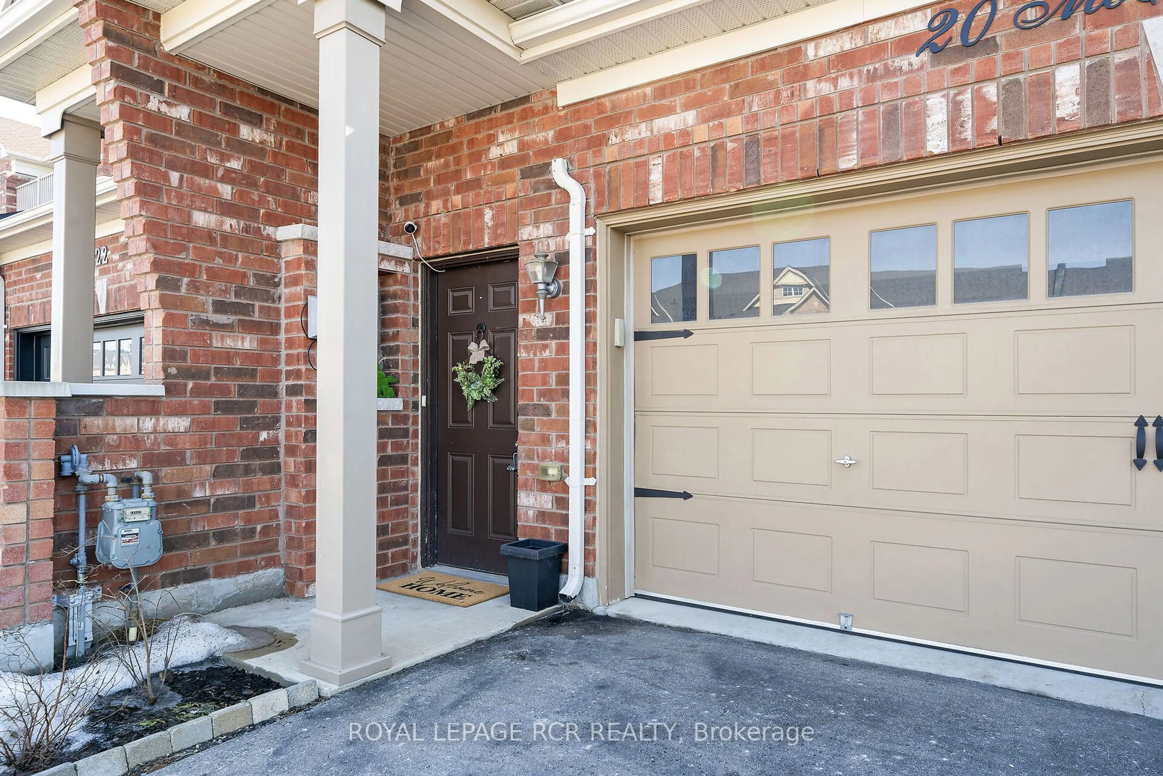 Home with brick exterior material, street for 20 McCardy Crt, Caledon Ontario L7C 3X1