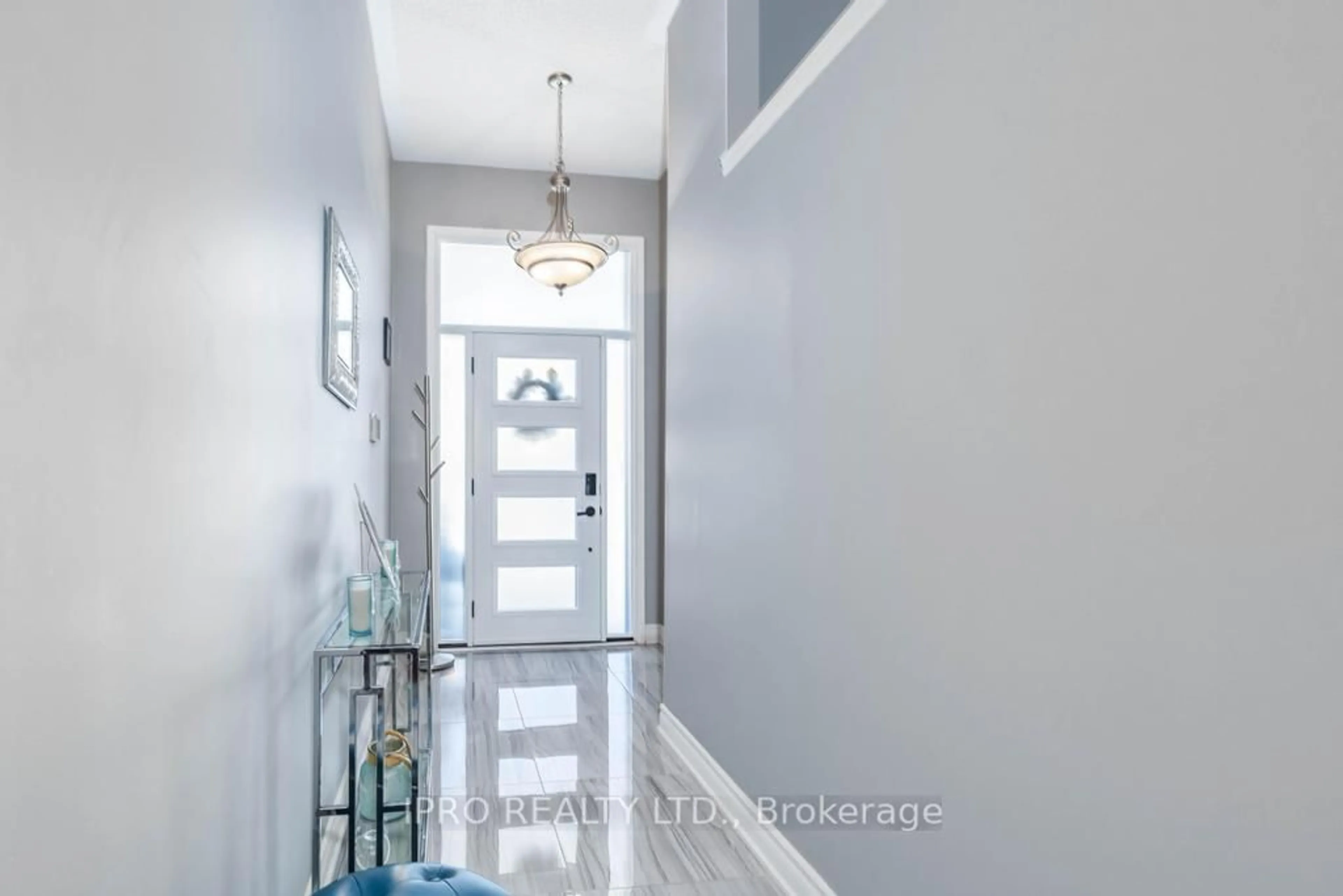 Indoor entryway for 62 Masters Green Cres, Brampton Ontario L7A 3K5