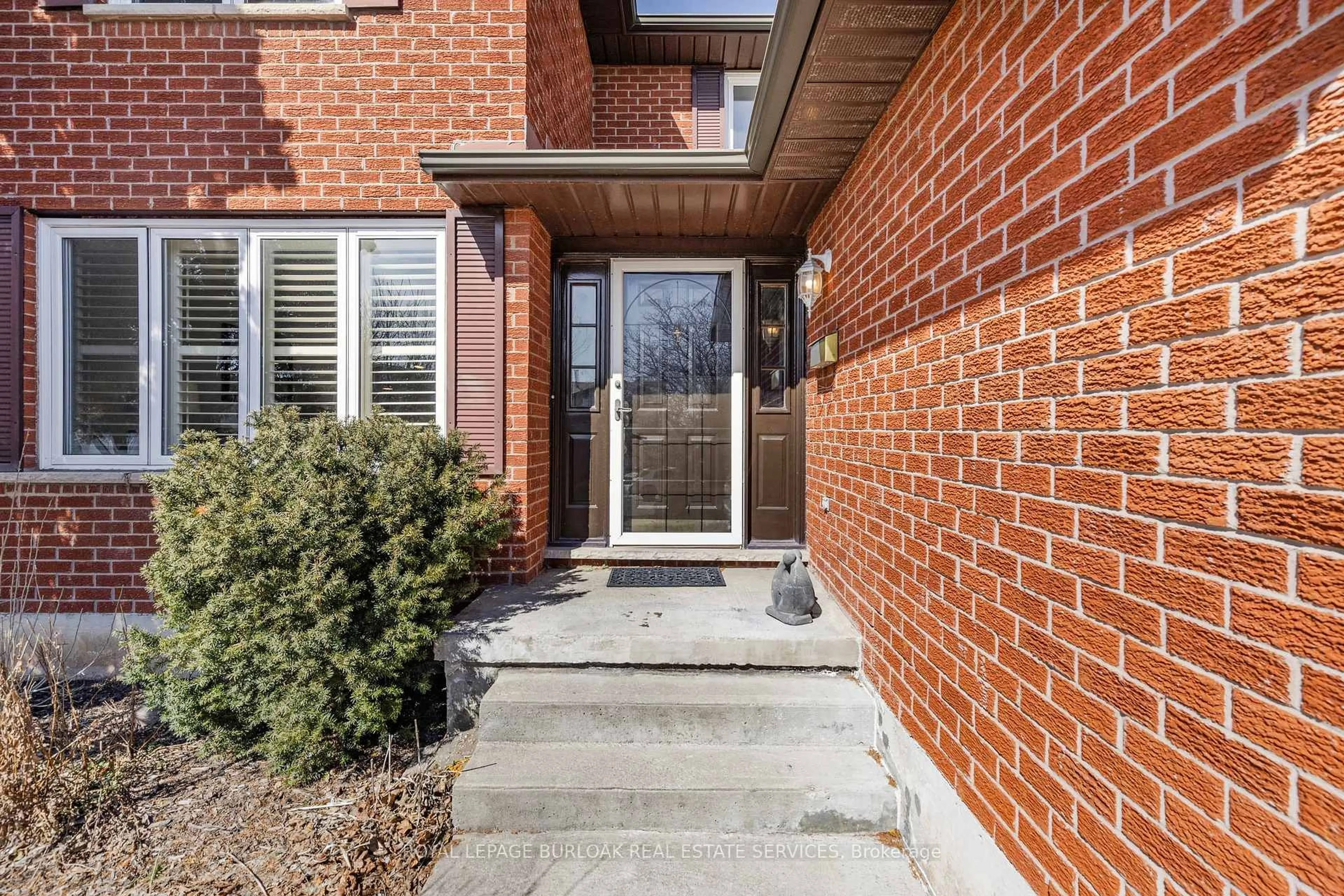 Home with brick exterior material, street for 3361 Palmer Dr, Burlington Ontario L7M 1Z7