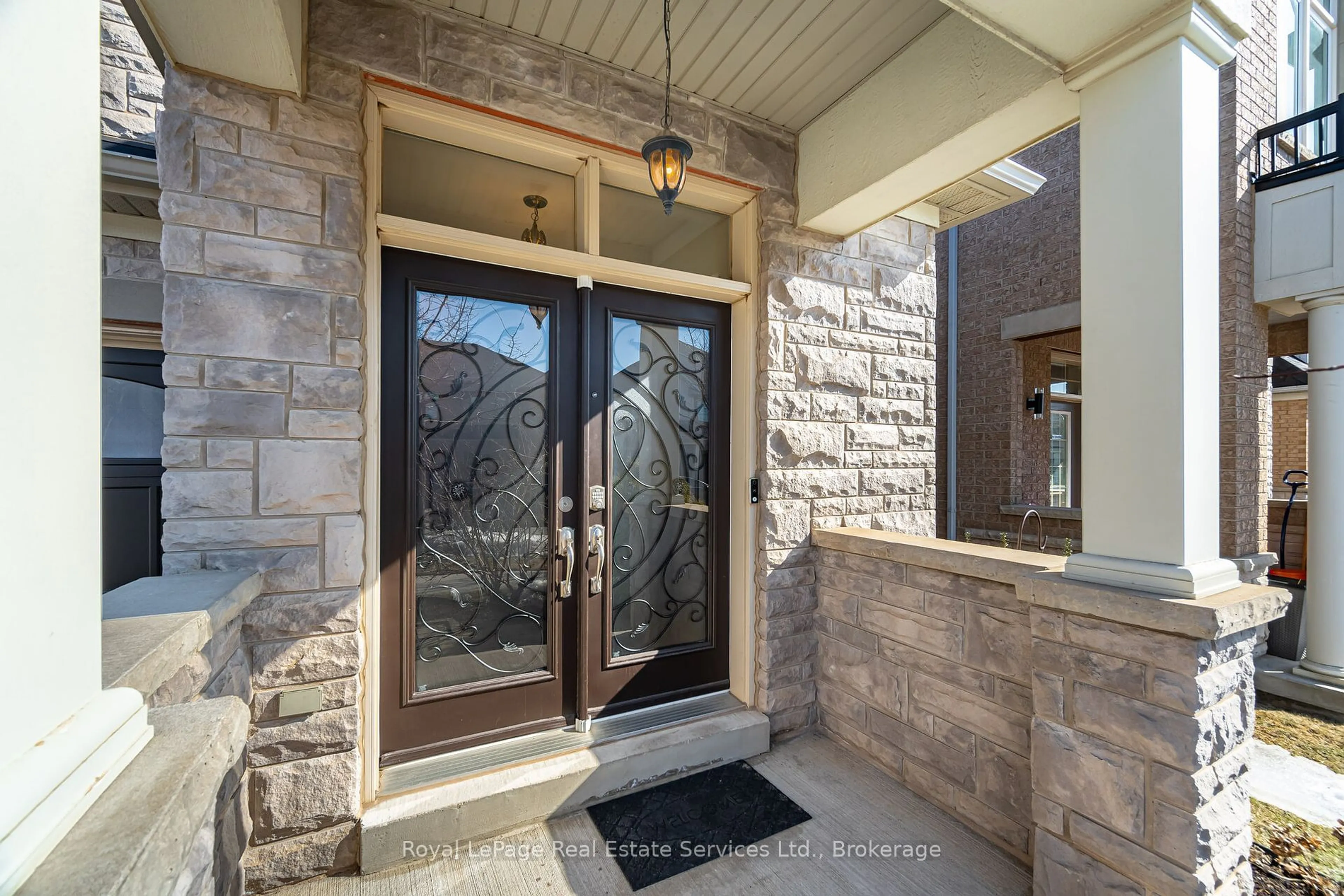 Indoor entryway for 4262 Murvel Ave, Burlington Ontario L7M 0M9