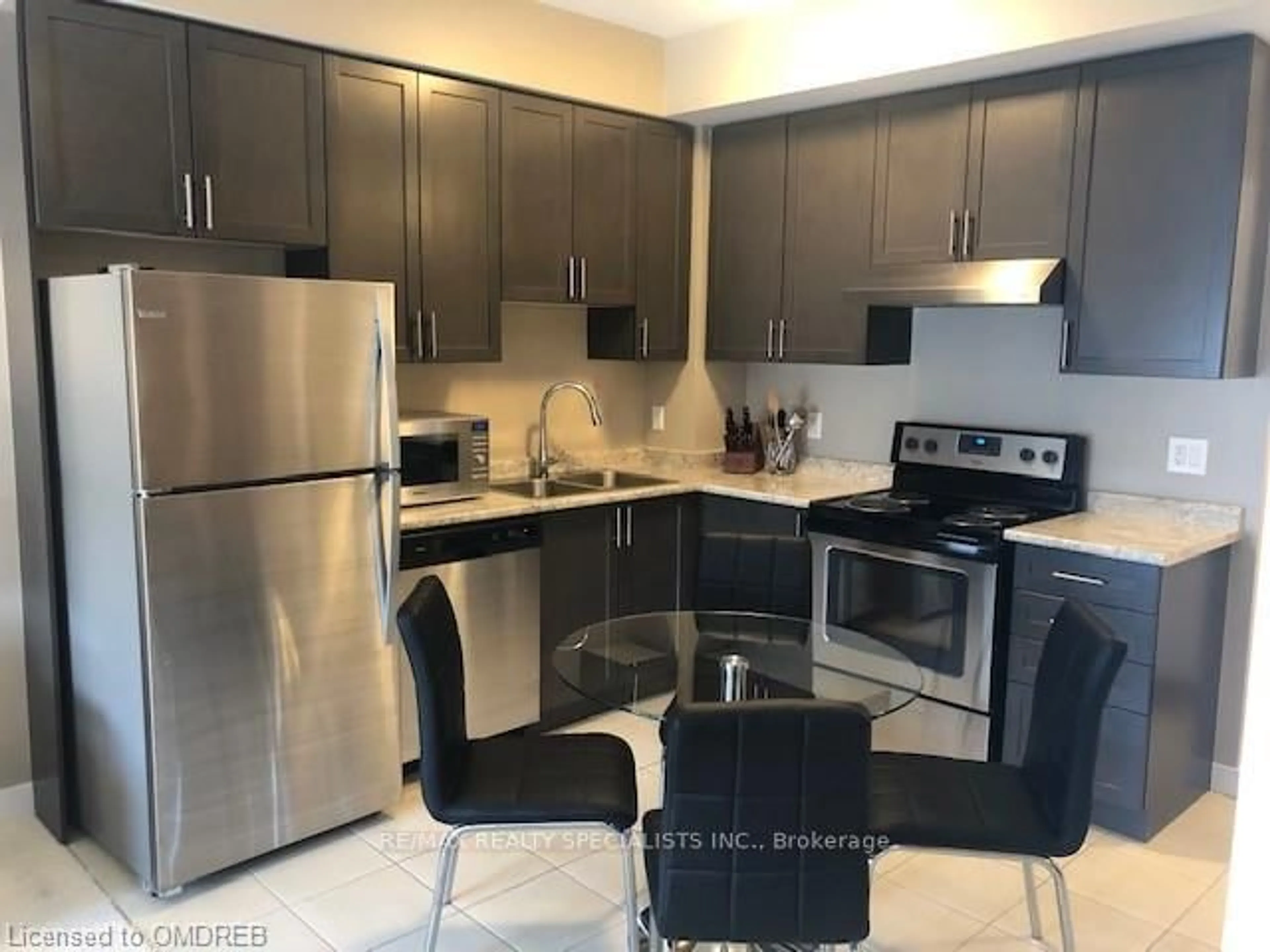 Standard kitchen, unknown for 2486 Old Bronte Rd #705, Oakville Ontario L6M 4J2