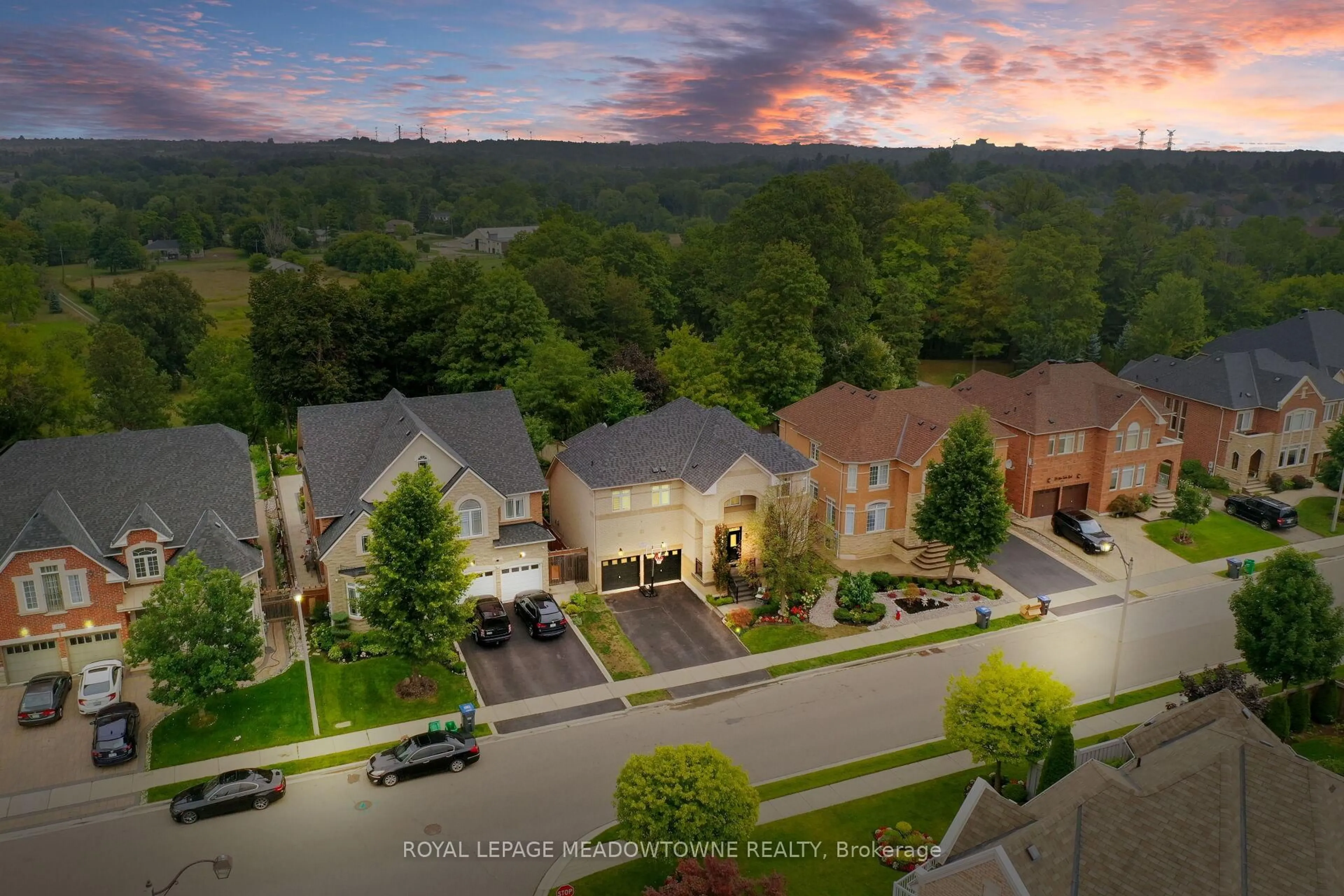 A pic from outside/outdoor area/front of a property/back of a property/a pic from drone, street for 33 Nova Scotia Rd, Brampton Ontario L6Y 5K6