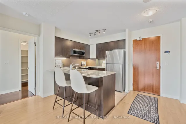 Additional property image - 1403 Royal York Rd Unit 508