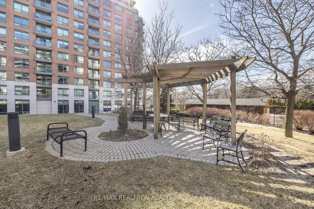 Additional property image - 1403 Royal York Rd Unit 508