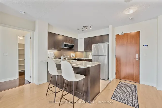 Additional property image - 1403 Royal York Rd Unit 508