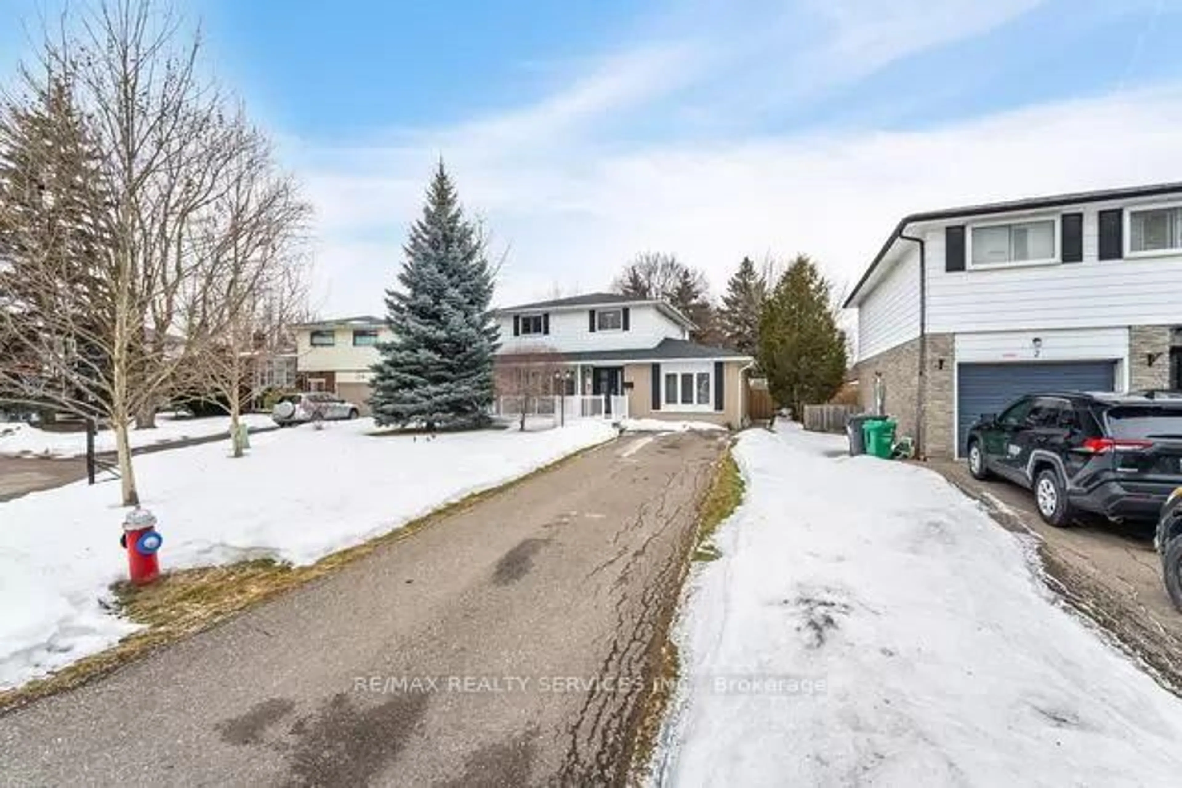 A pic from outside/outdoor area/front of a property/back of a property/a pic from drone, street for 4 Pacer Crt, Brampton Ontario L6Y 1X4