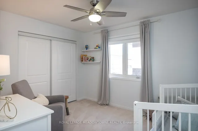 Additional property image - 465 Tyrone Cres