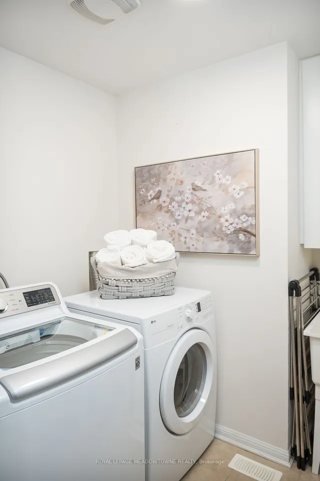 Additional property image - 465 Tyrone Cres