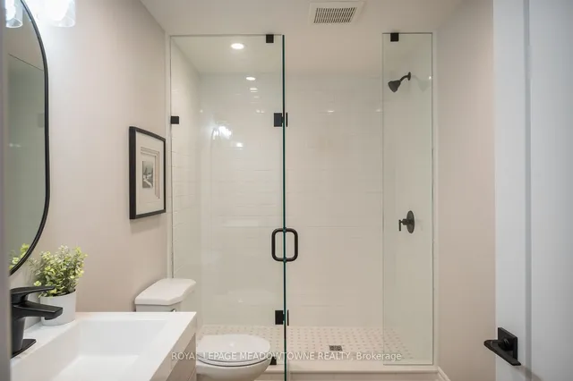 Additional property image - 465 Tyrone Cres