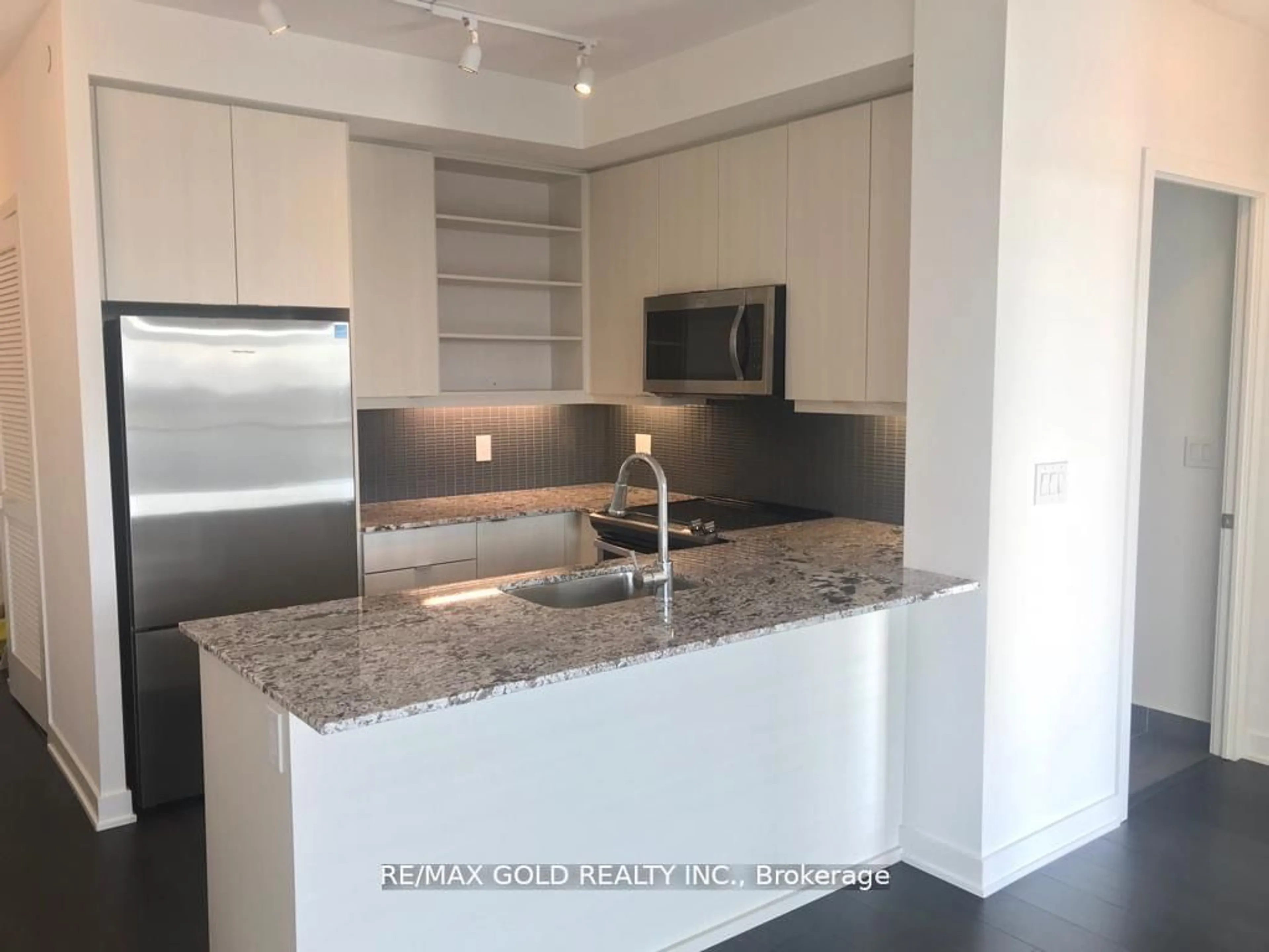 Open concept kitchen, unknown for 4633 Glen Erin Dr #607, Mississauga Ontario L5M 7E1