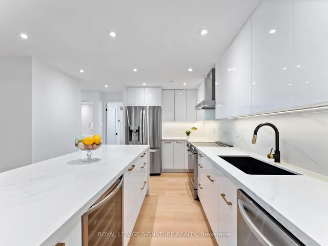 Additional property image - 812 Burnhamthorpe Rd Unit 607