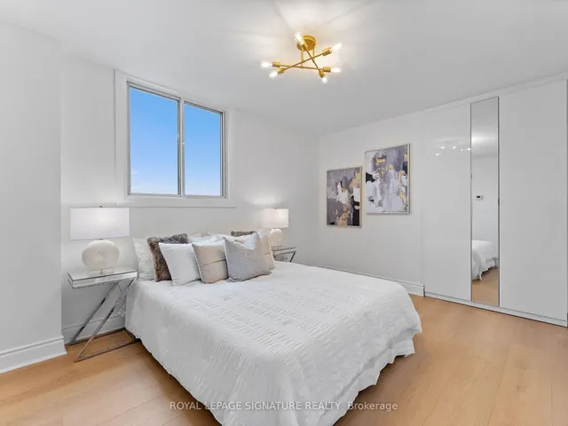 Additional property image - 812 Burnhamthorpe Rd Unit 607