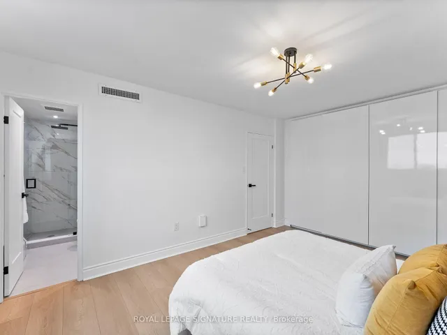Additional property image - 812 Burnhamthorpe Rd Unit 607