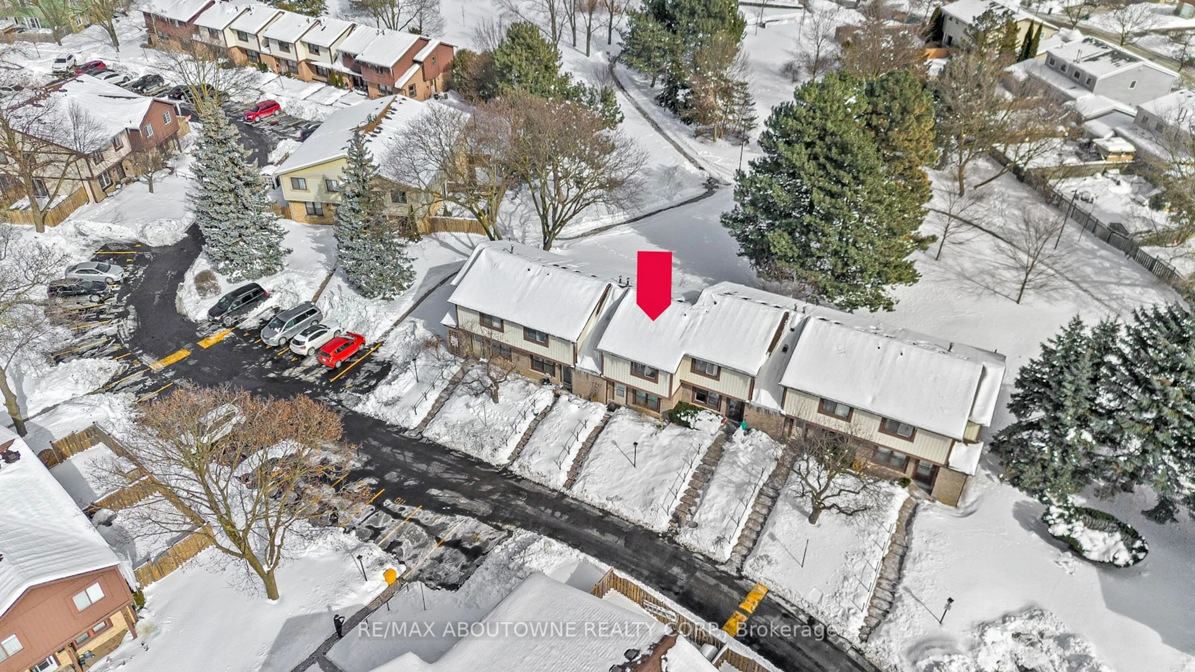 A pic from outside/outdoor area/front of a property/back of a property/a pic from drone, street for 6650 Falconer Dr #107, Mississauga Ontario L5N 1B5