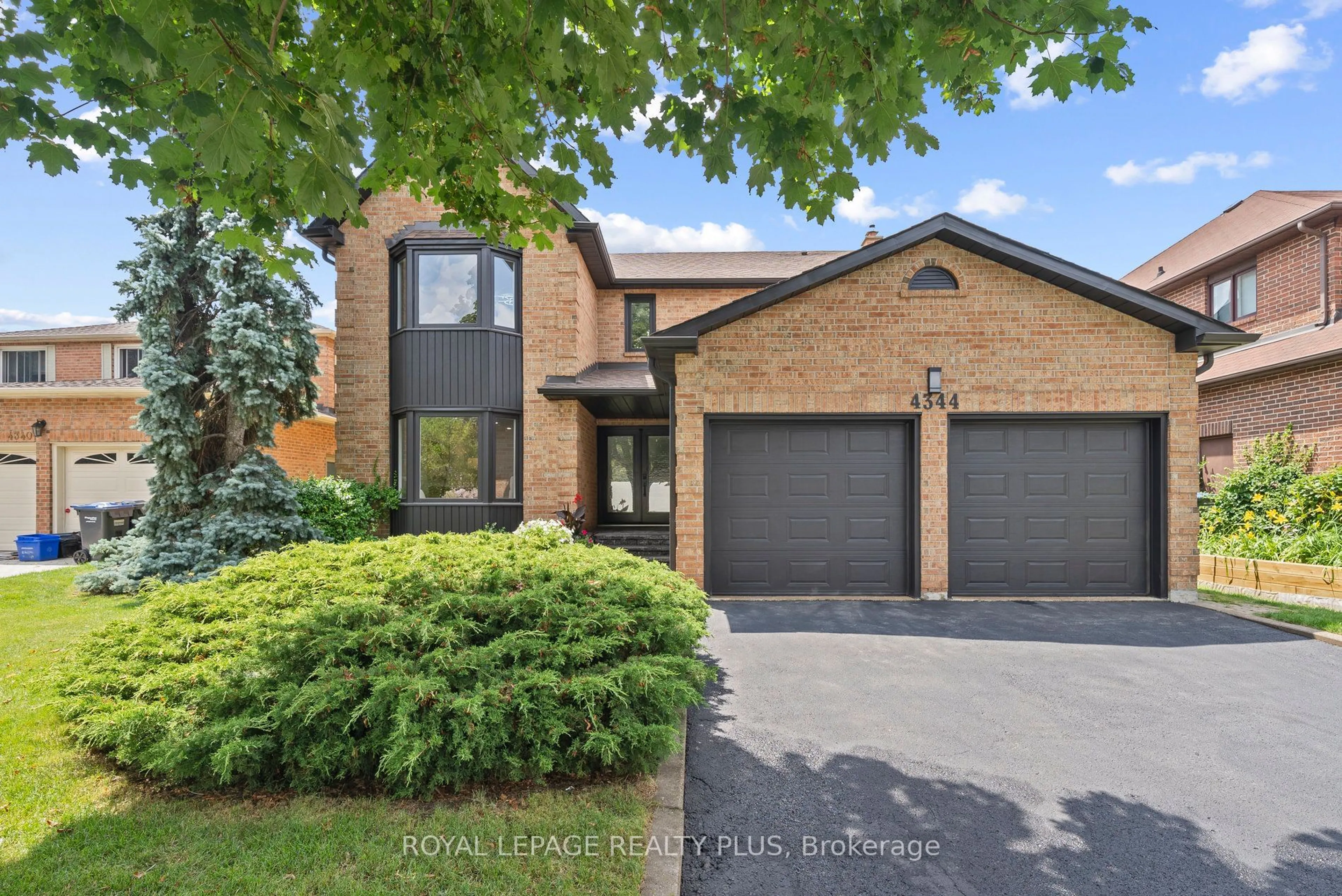 Home with brick exterior material, street for 4344 Dallas Crt, Mississauga Ontario L4W 4G7