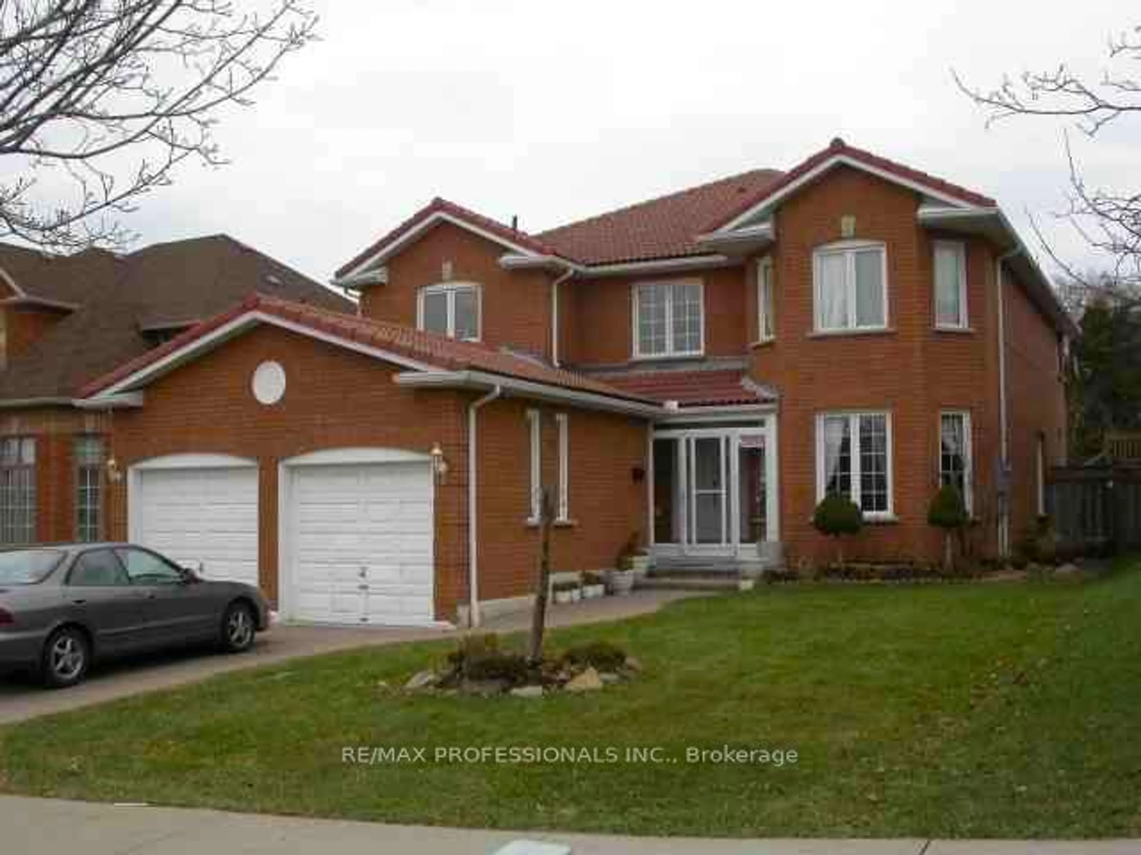 Home with brick exterior material, street for 2088 Perran Dr, Mississauga Ontario L5K 2R4