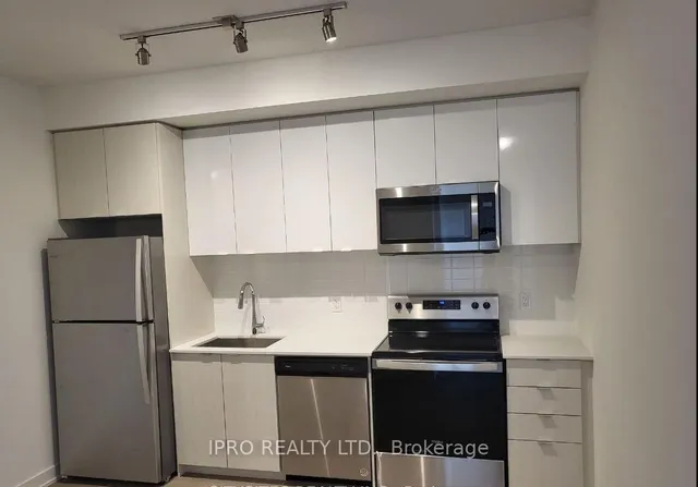 Additional image 2 of 859 The Queensway N/A Unit 307