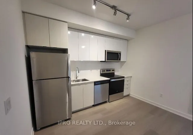 Additional image 3 of 859 The Queensway N/A Unit 307