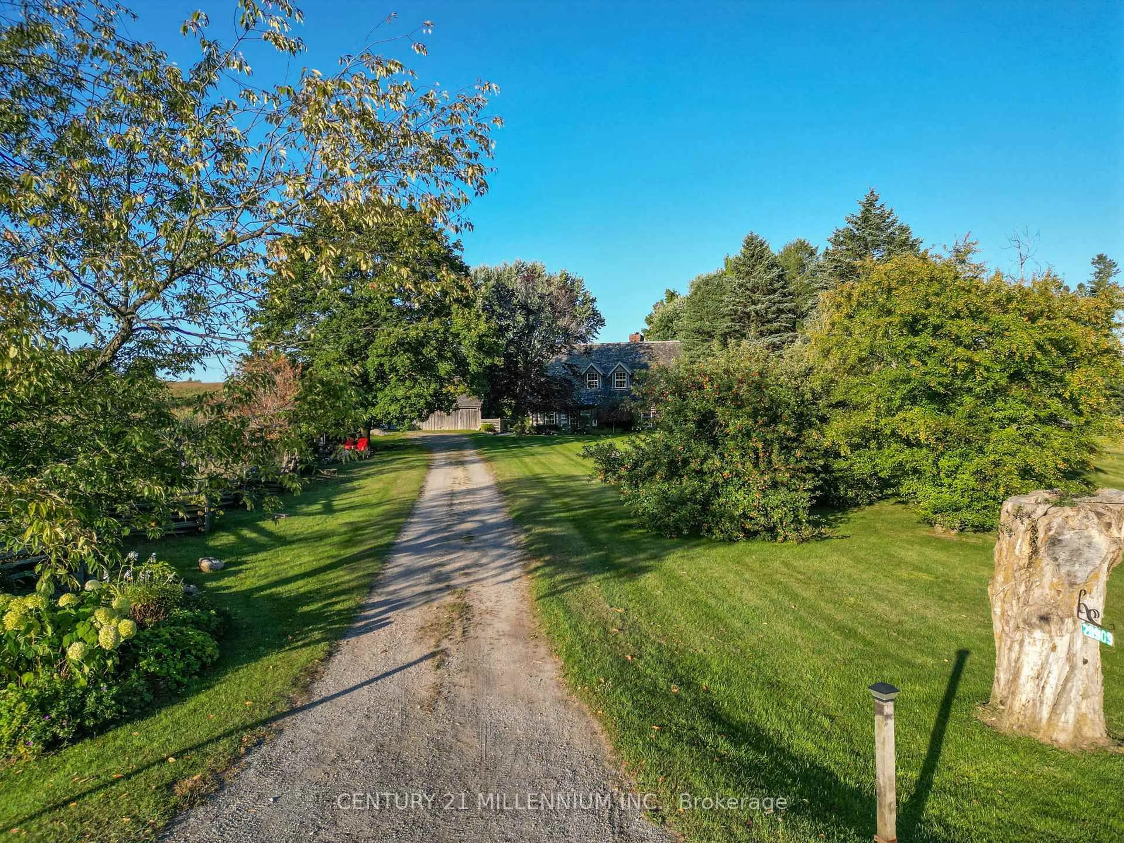 A pic from outside/outdoor area/front of a property/back of a property/a pic from drone, unknown for 20909 Shaws Creek Rd, Caledon Ontario L7K 1L7