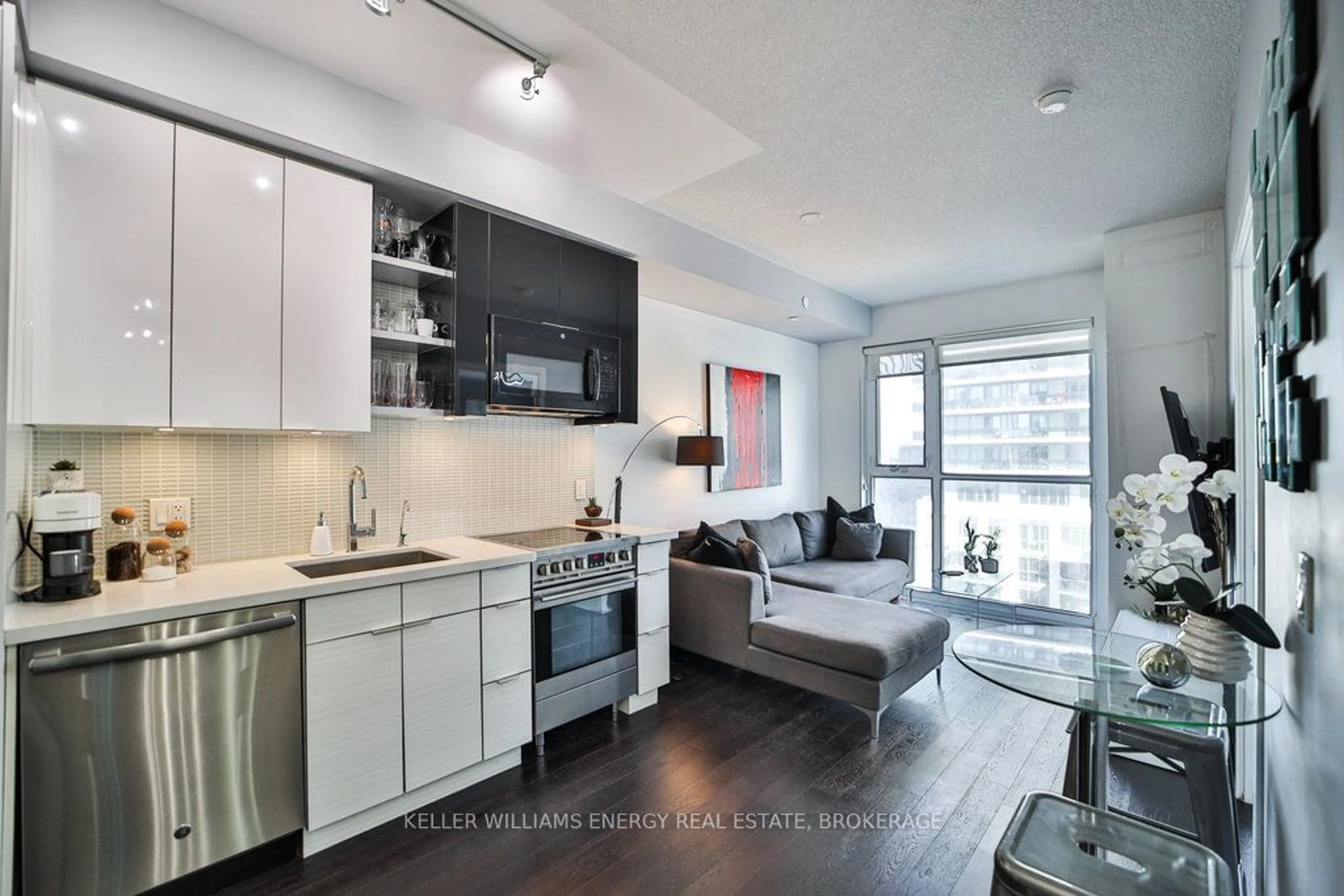 Open concept kitchen, unknown for 33 Shore Breeze Dr #606, Toronto Ontario M8V 0G1