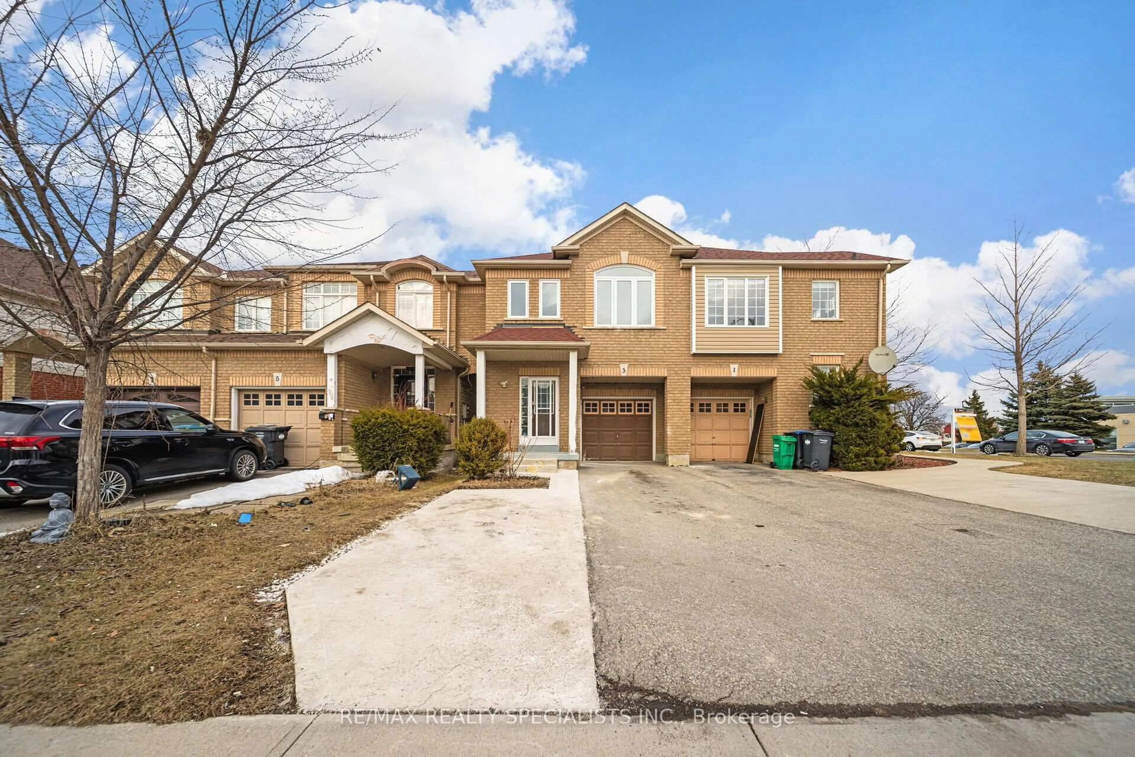 Home with brick exterior material, street for 3 Traymore St, Brampton Ontario L7A 2G2