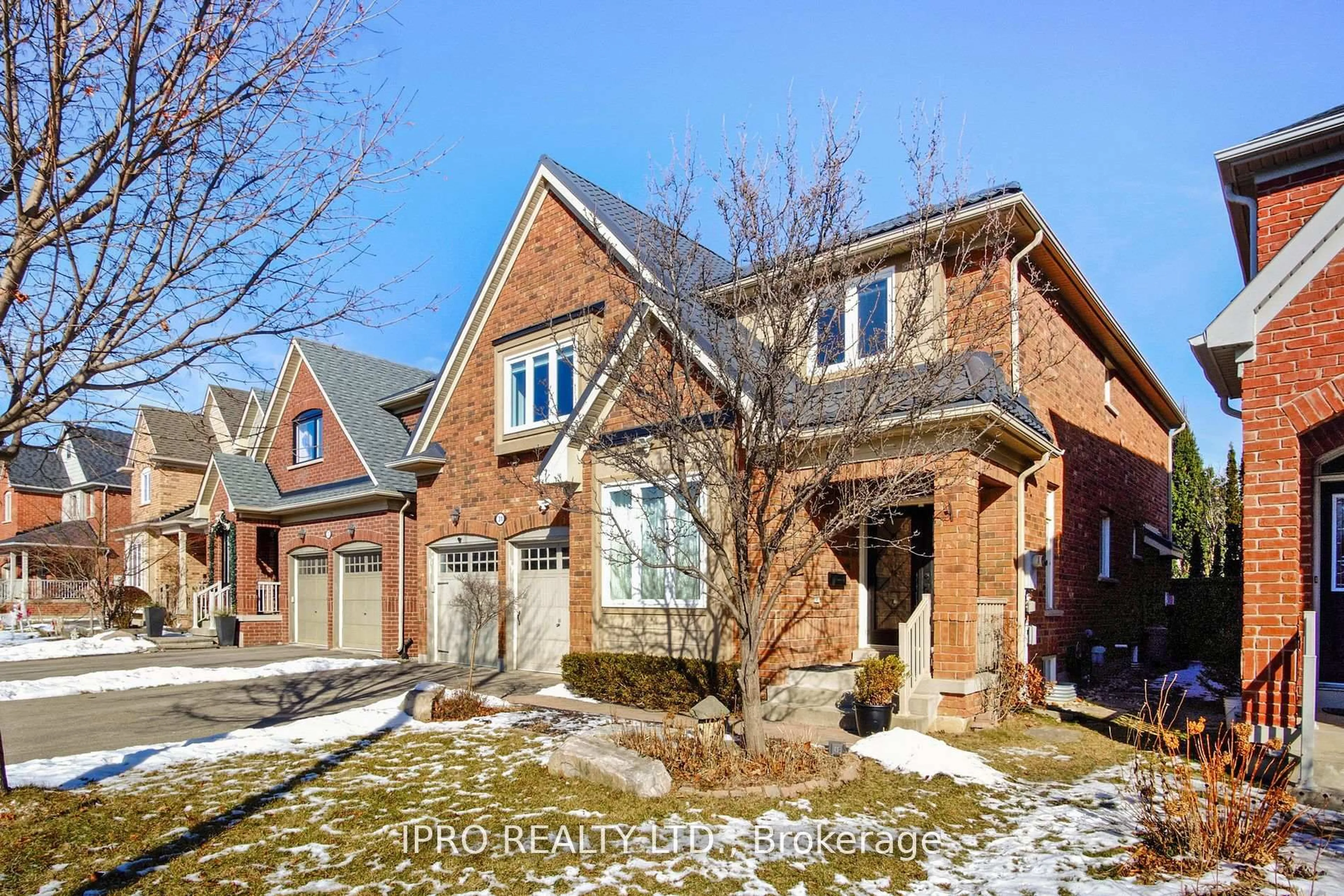 Home with brick exterior material, street for 31 Callisto Crt, Mississauga Ontario L5M 0A1