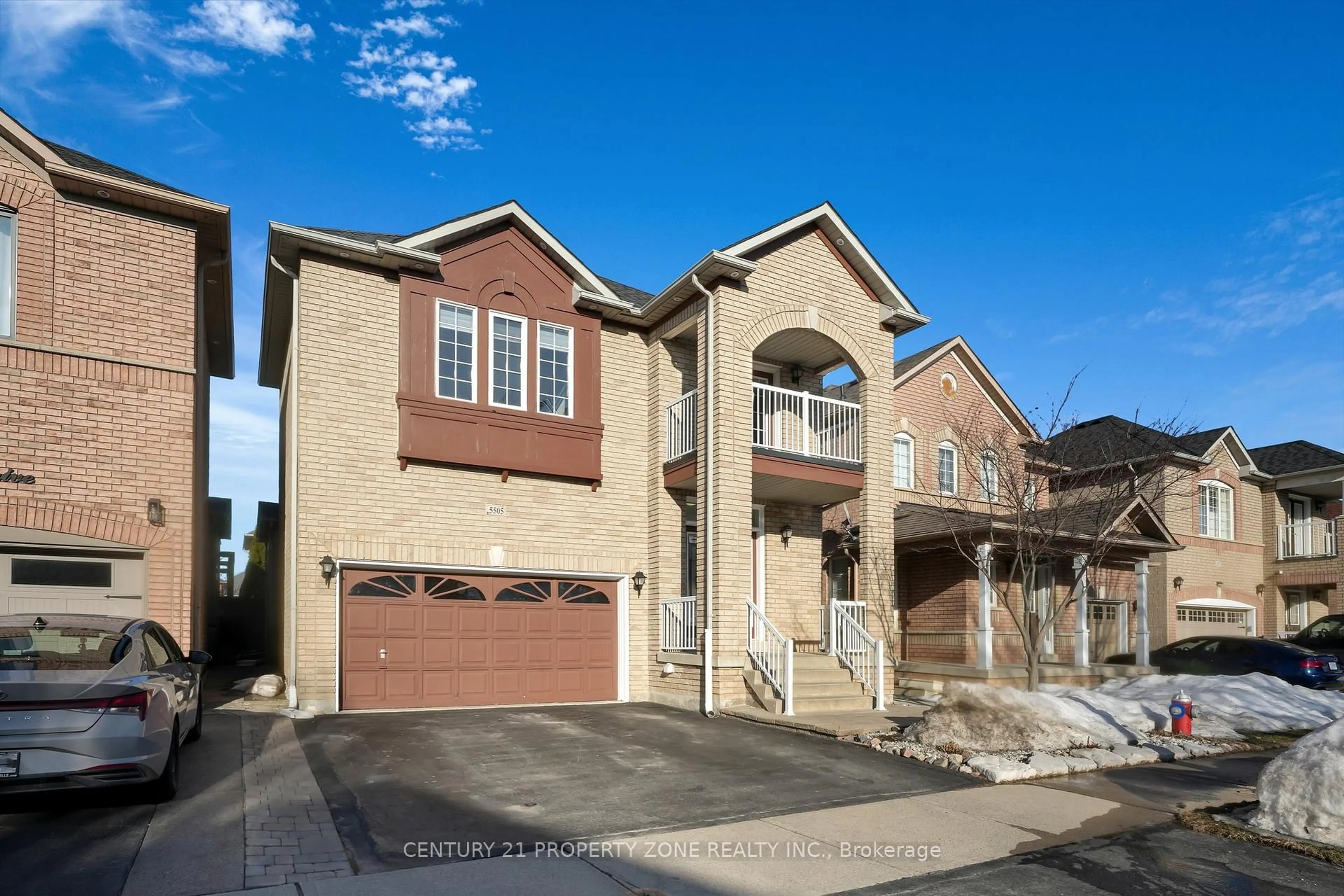 Home with brick exterior material, street for 5505 Farmcote Dr, Mississauga Ontario L5M 6L5