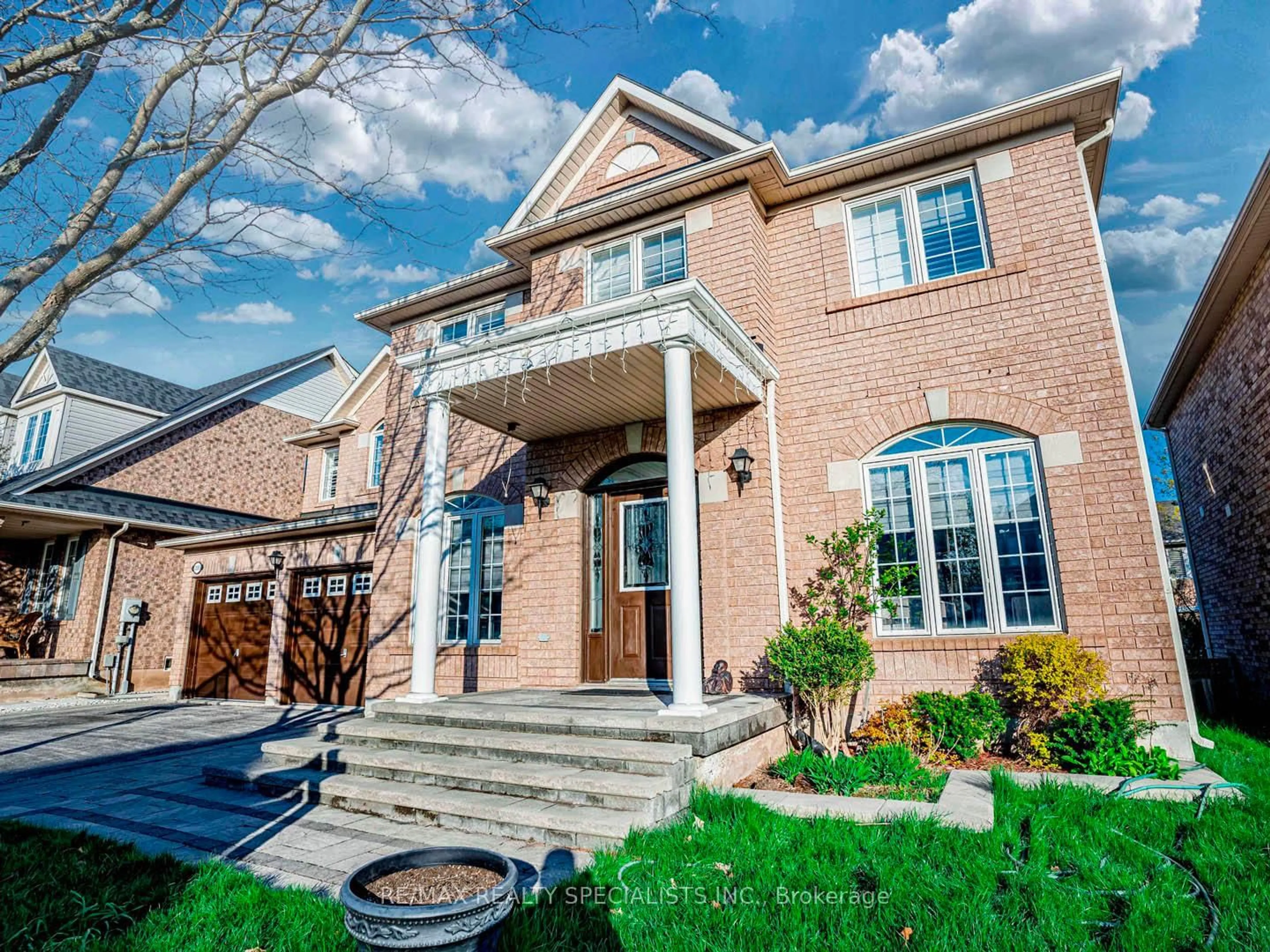 Home with brick exterior material, street for 2085 Ashmore Dr, Oakville Ontario L6M 4T2