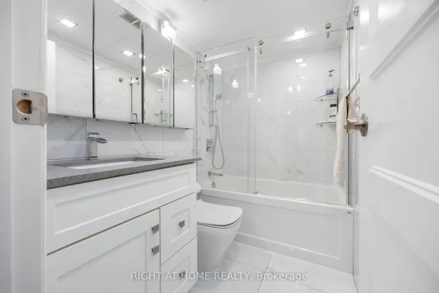 Additional property image - 151 La Rose Ave Unit 807