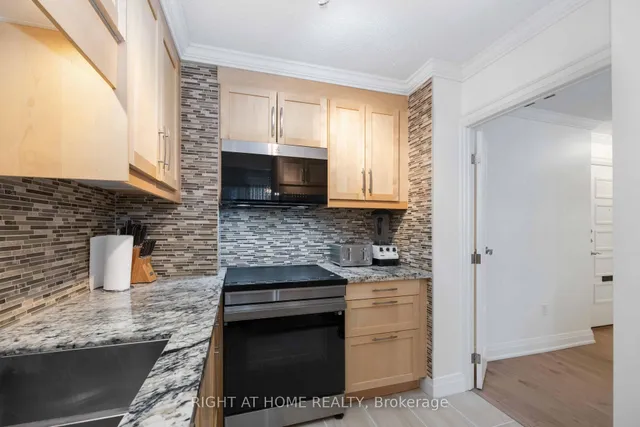 Additional property image - 151 La Rose Ave Unit 807