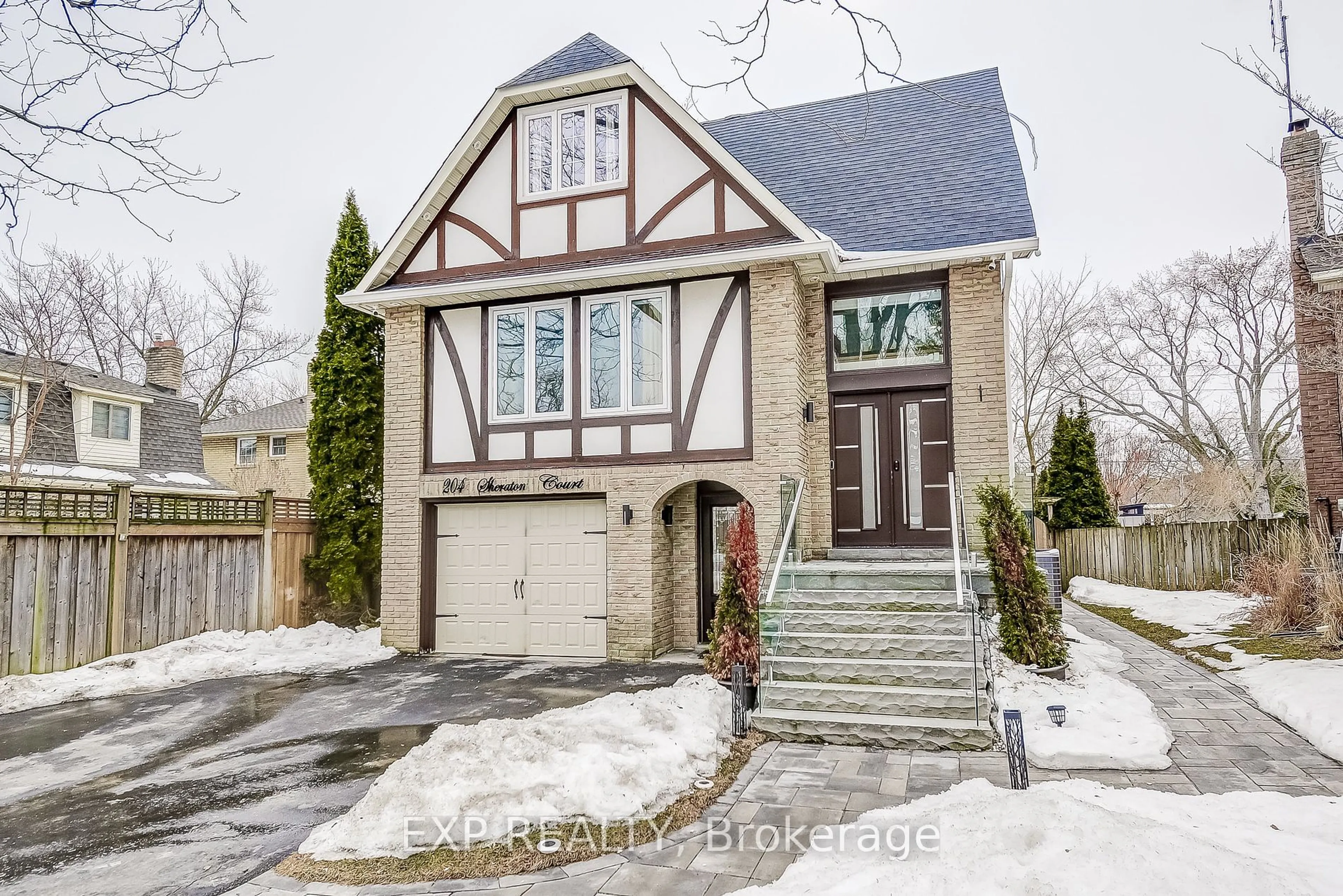 Home with brick exterior material, street for 204 Sheraton Crt, Oakville Ontario L6L 5N3