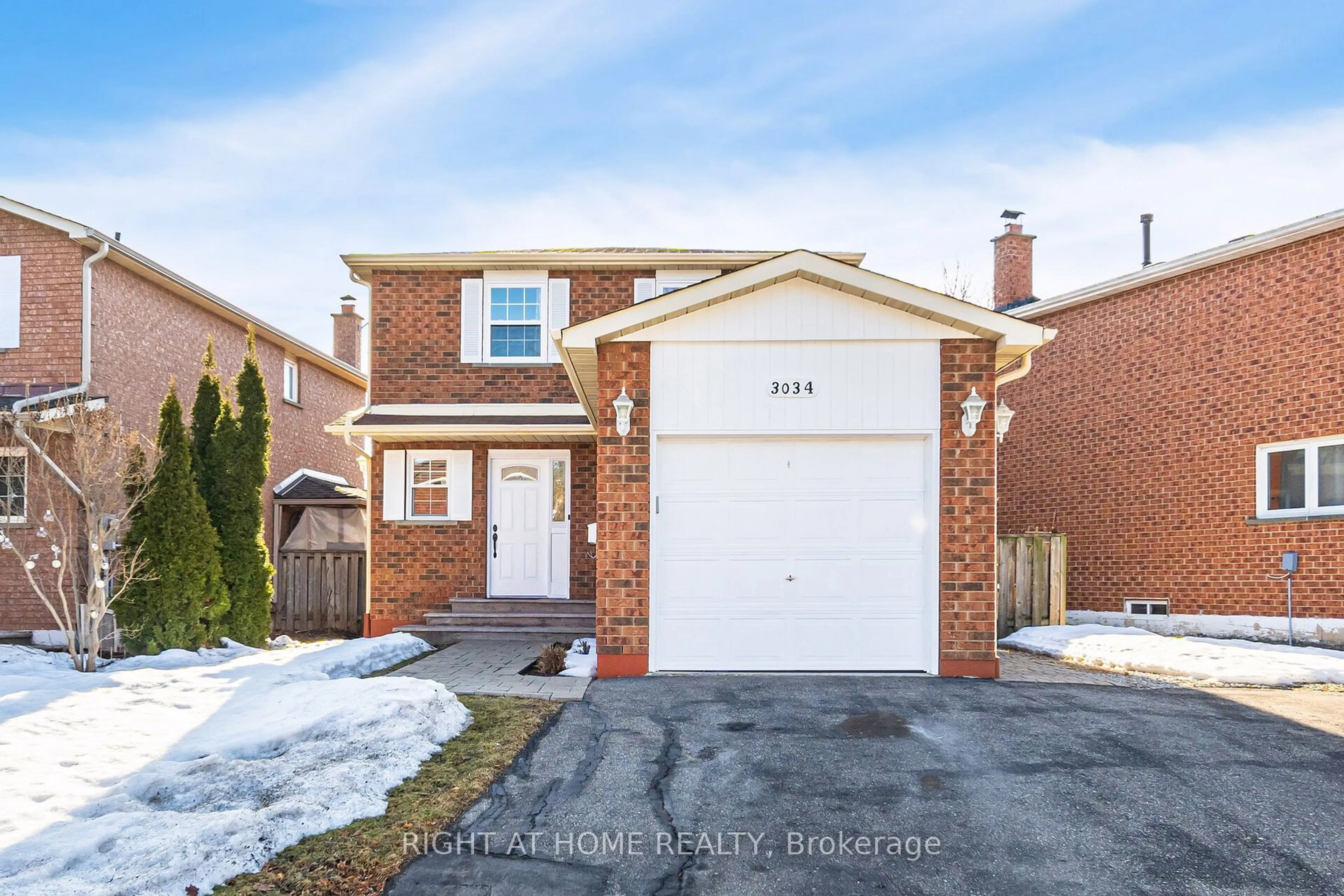 Home with brick exterior material, street for 3034 Europa Crt, Mississauga Ontario L5N 4S8