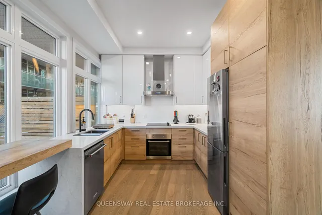 Additional property image - 2067 Lakeshore Blvd Unit TH 6
