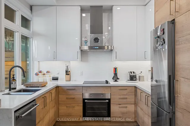 Additional property image - 2067 Lakeshore Blvd Unit TH 6