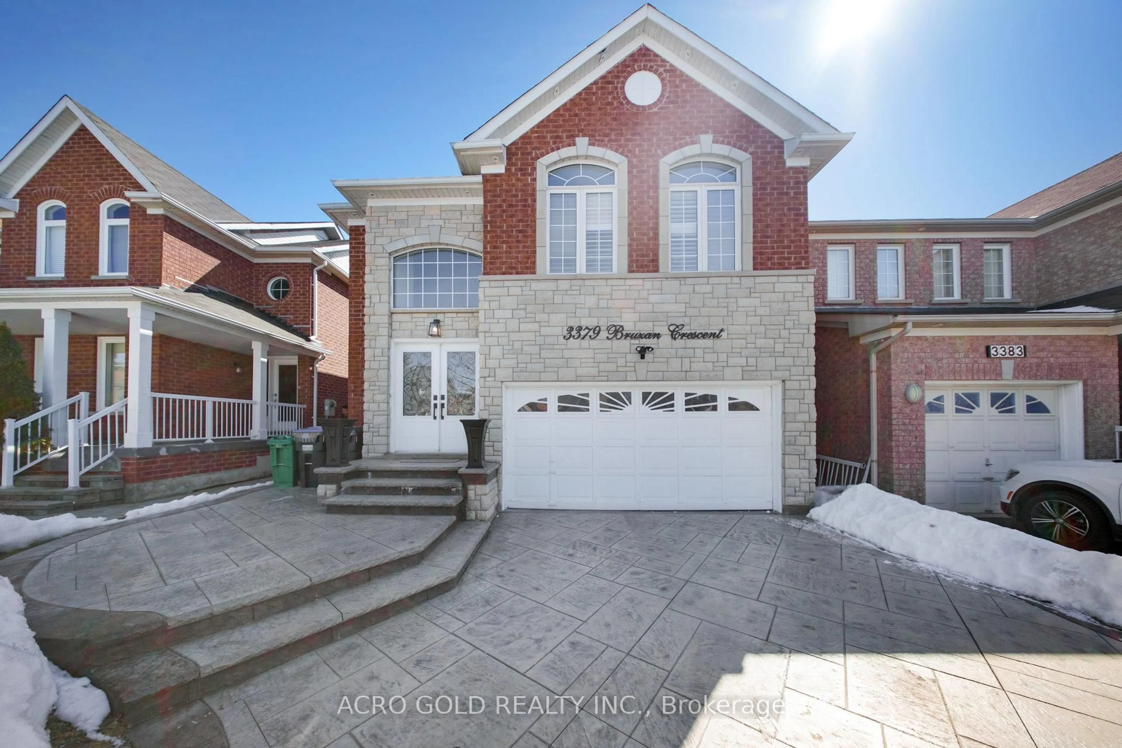 Home with brick exterior material, street for 3379 Bruzan Cres, Mississauga Ontario L5N 8M3