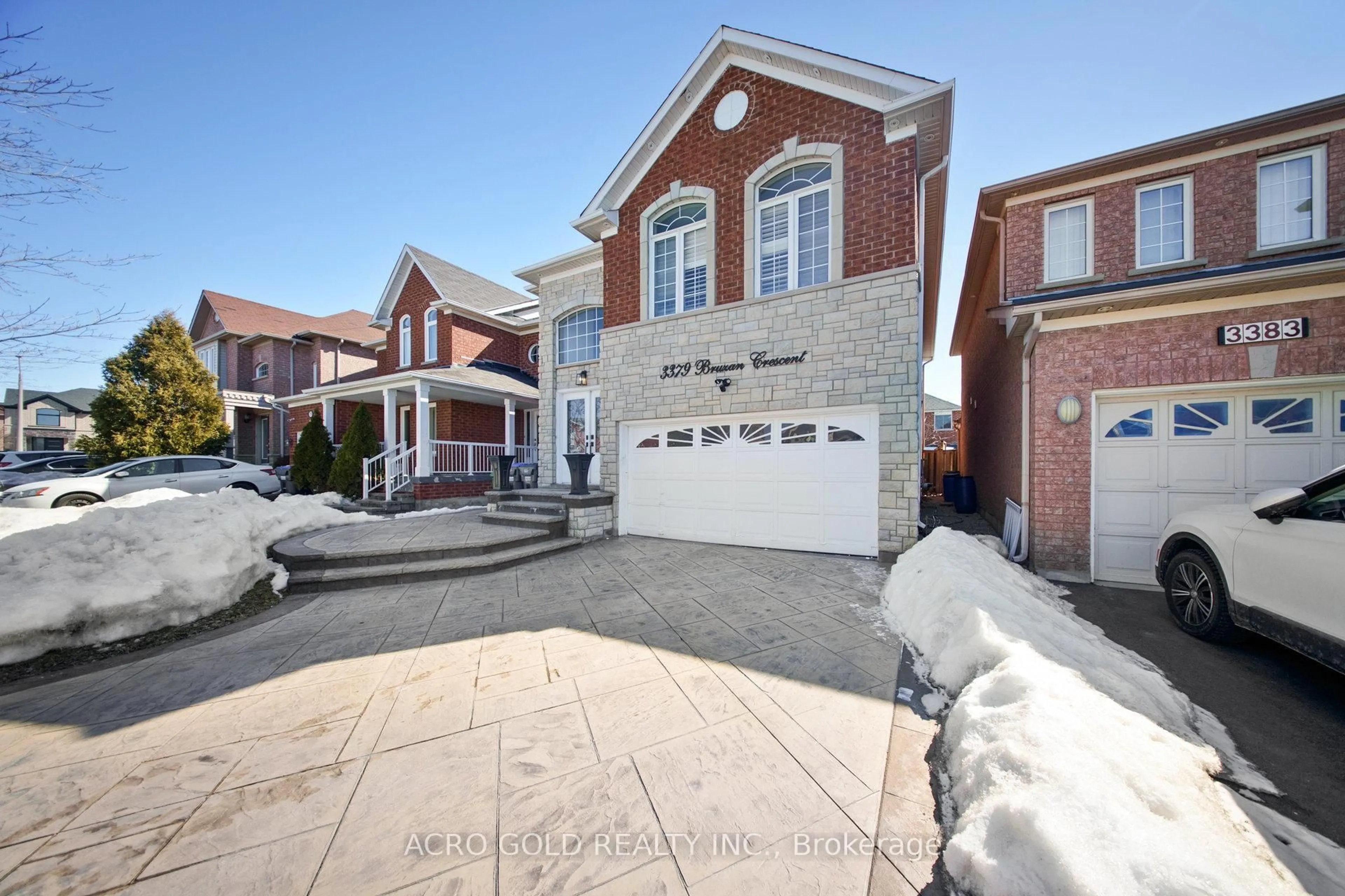 Home with brick exterior material, street for 3379 Bruzan Cres, Mississauga Ontario L5N 8M3