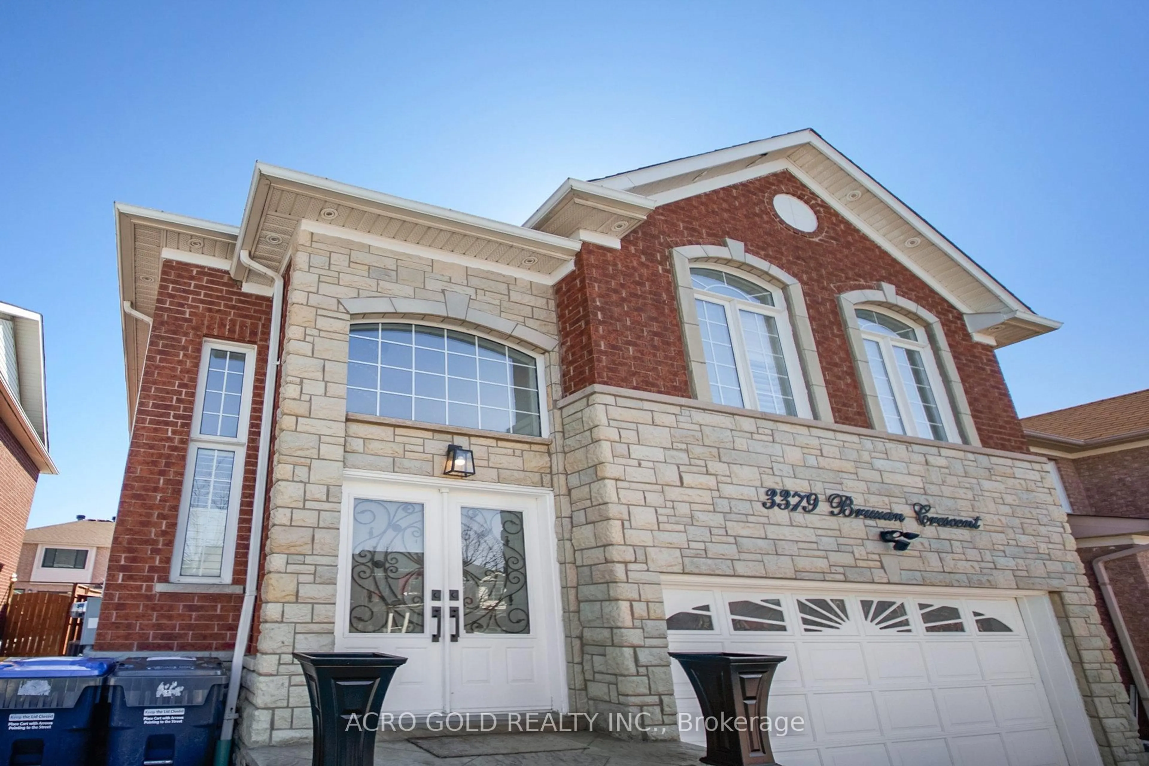 Home with brick exterior material, street for 3379 Bruzan Cres, Mississauga Ontario L5N 8M3