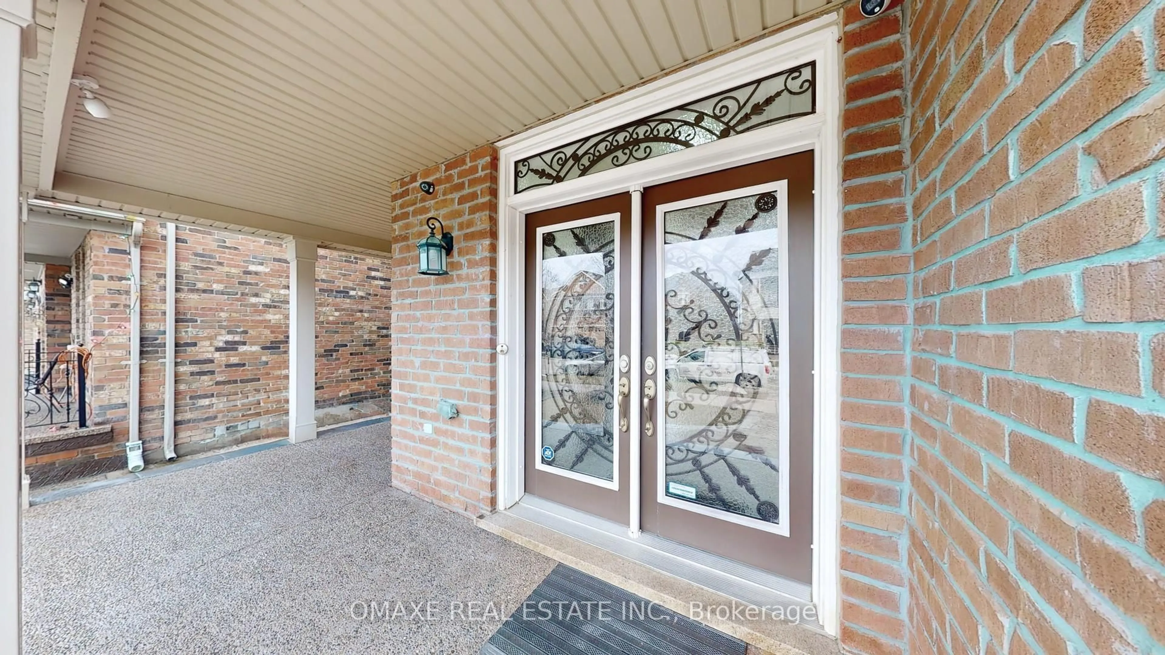 Indoor entryway for 218 Bonnieglen Farm Blvd, Caledon Ontario L7C 4B9