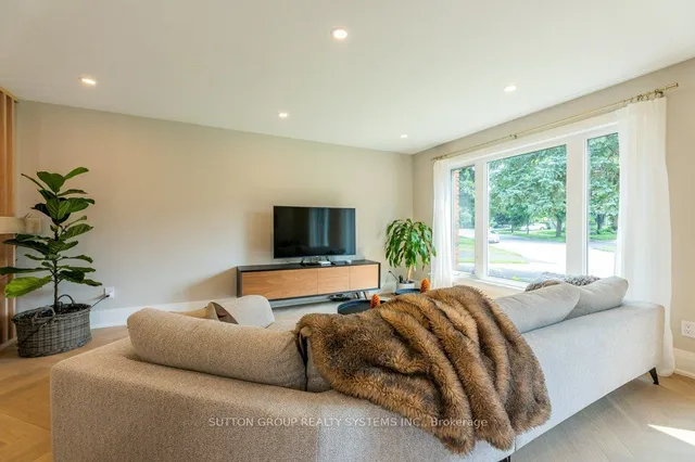 Additional property image - 1264 Landfair Cres