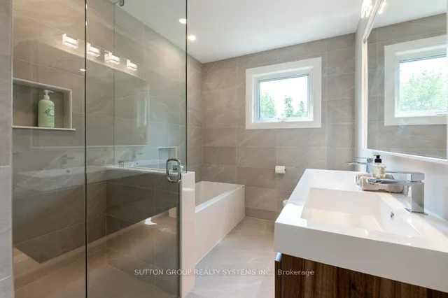 Additional property image - 1264 Landfair Cres